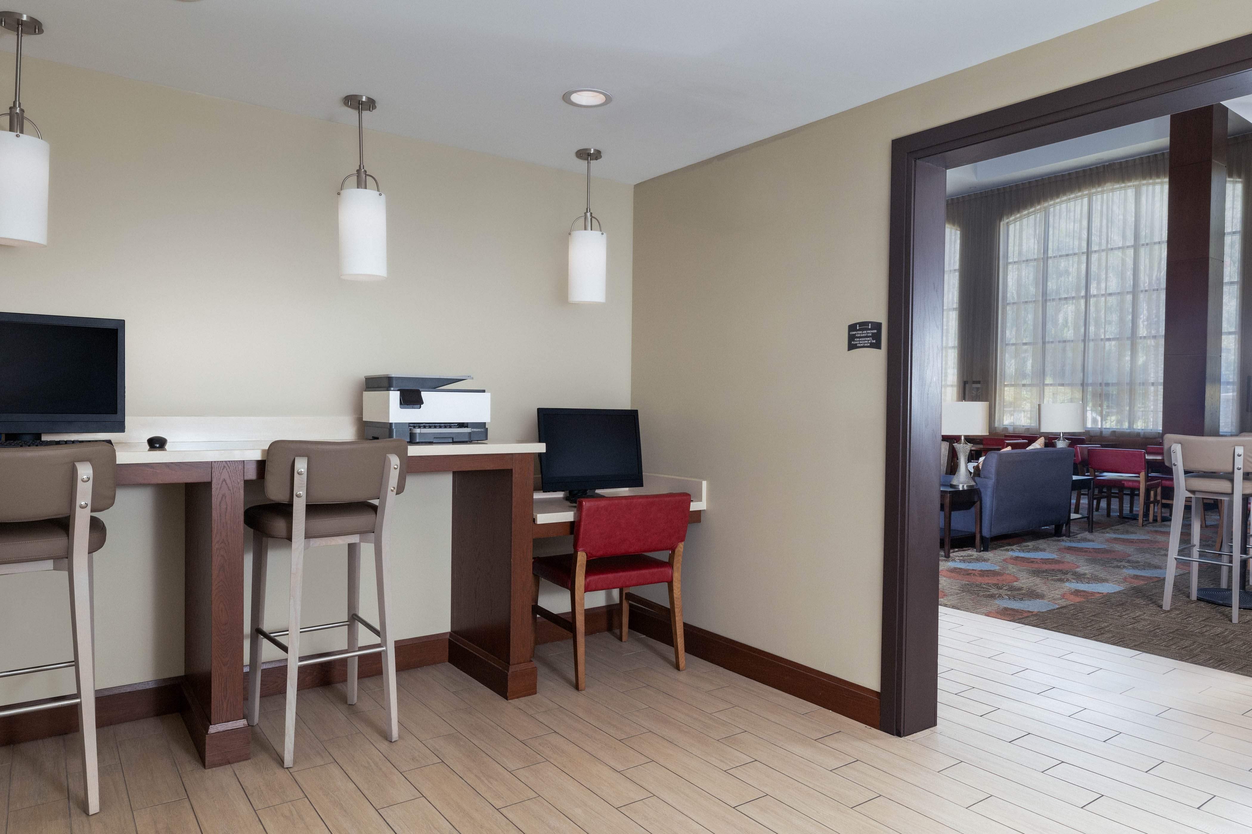 Staybridge Suites Corona South 33/45