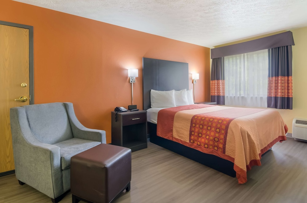 Americas Best Value Inn & Suites Independence Va 17/40