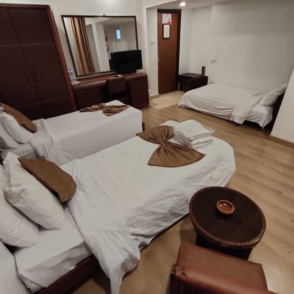 Pearl Hotel 14/39