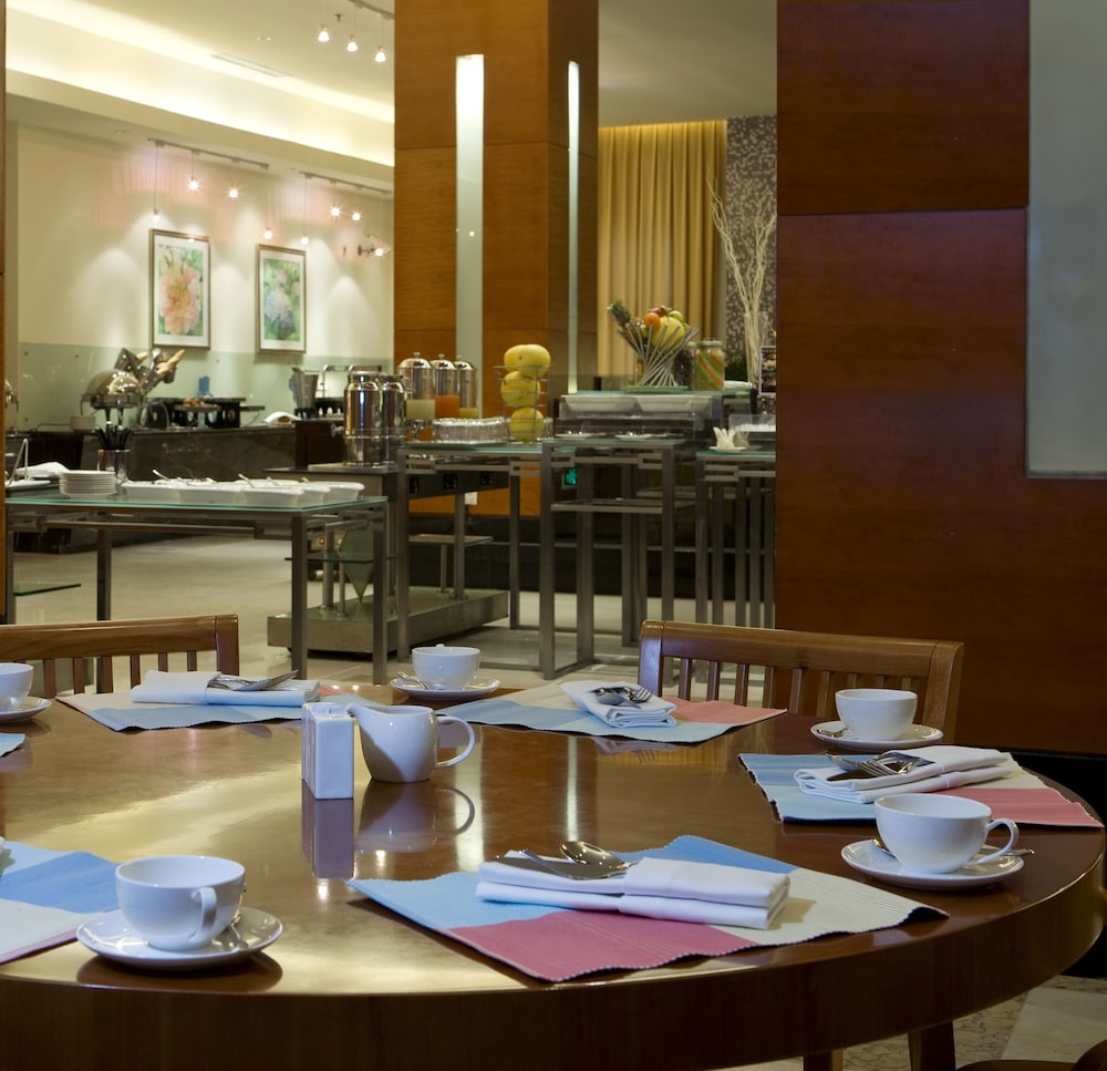 Merryland Traders Hotel 14/20