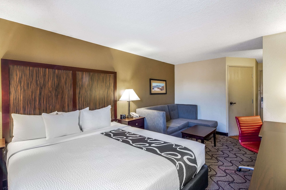La Quinta Inn And Suites By Wyndham Oakland Airport Coliseum 18/45