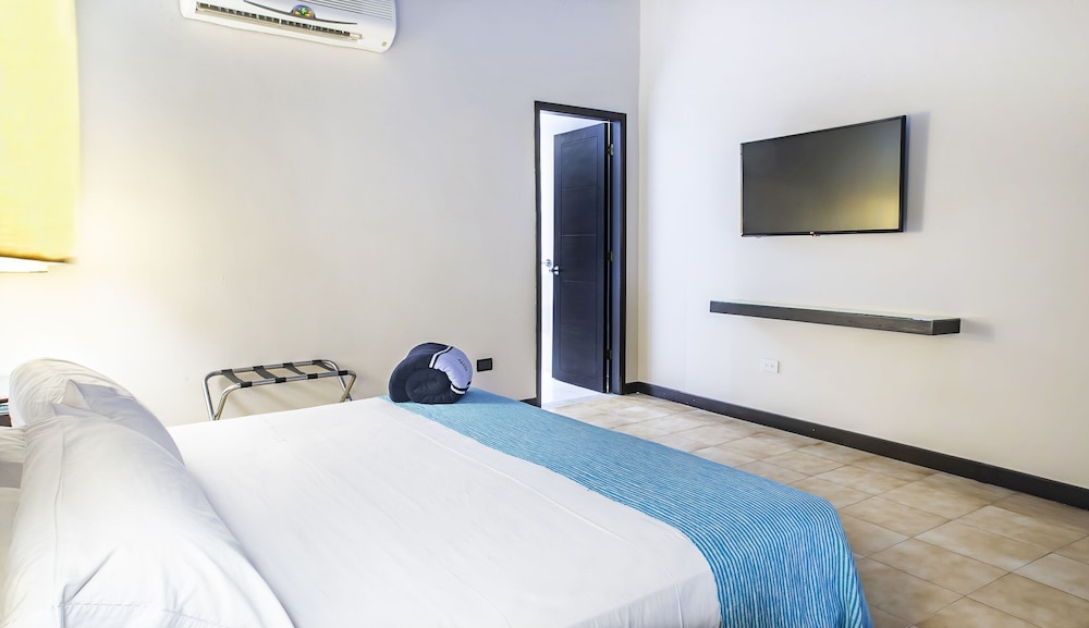Hotel Santorini Express y Cabanas 36/81
