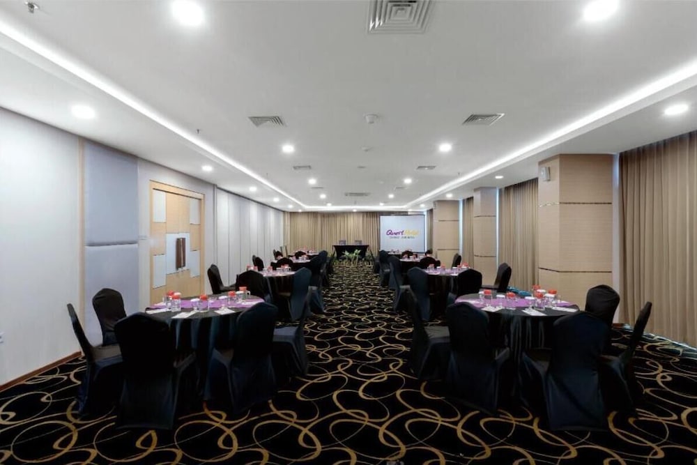 Quest Hotel Darmo Surabaya 47/52