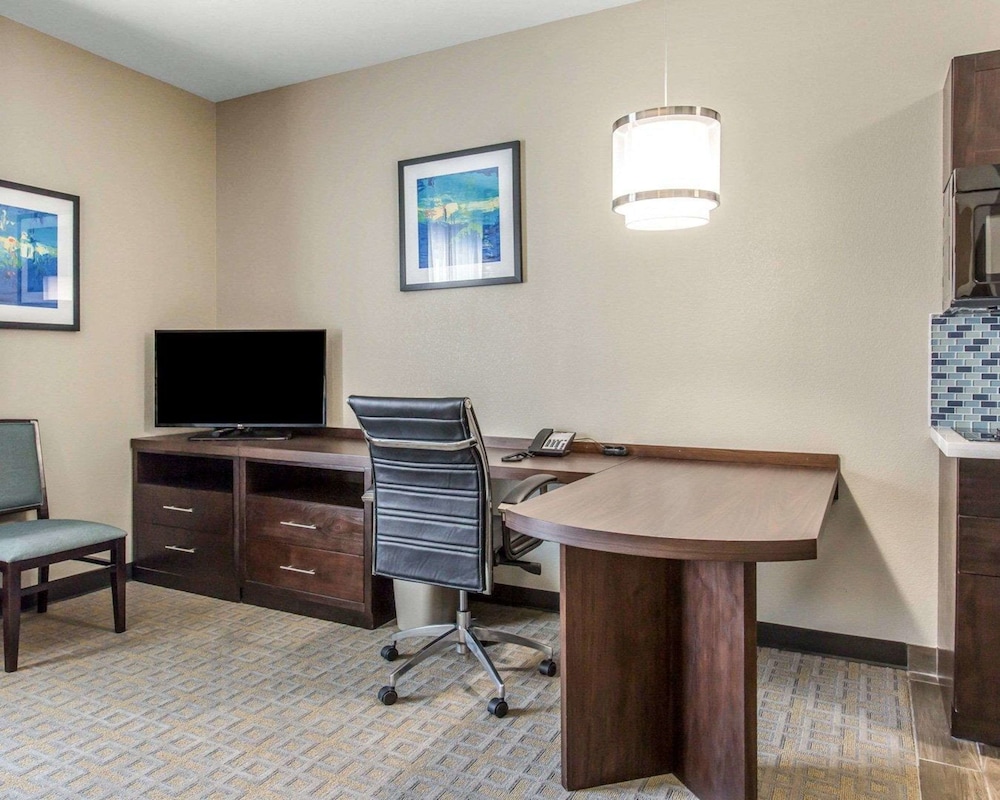 MainStay Suites Midland TX 40/44