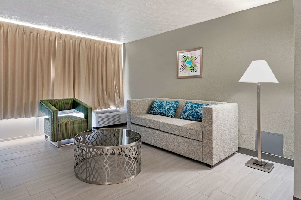 Quality Inn & Suites Cartersville South 16/29