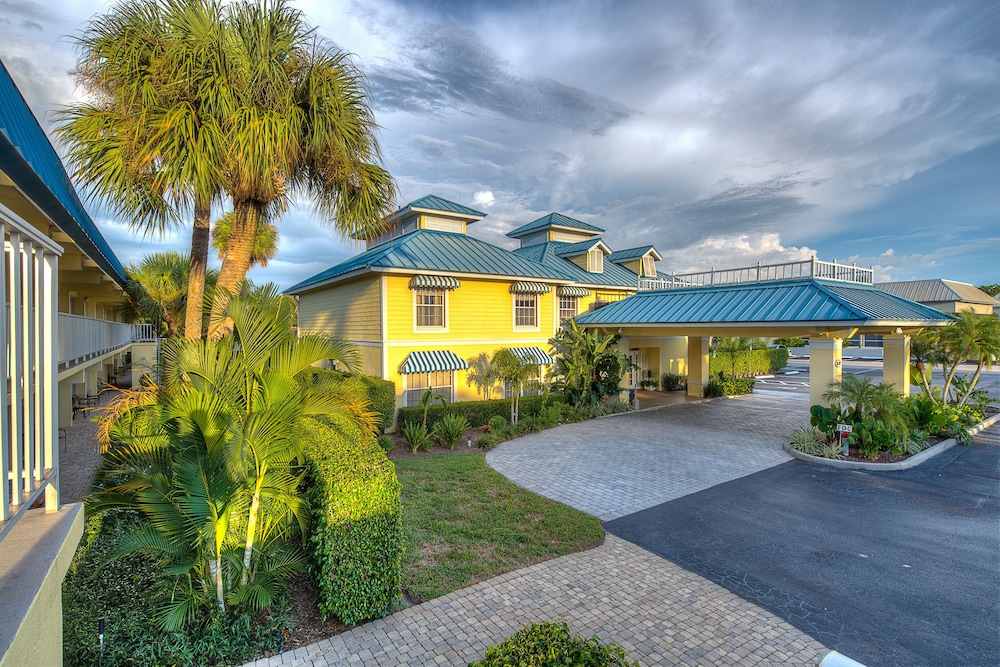 Naples Garden Inn 49/57