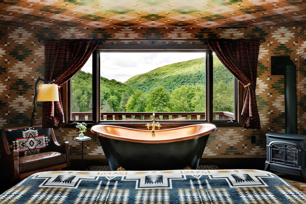 Urban Cowboy Lodge - Catskills 7/60