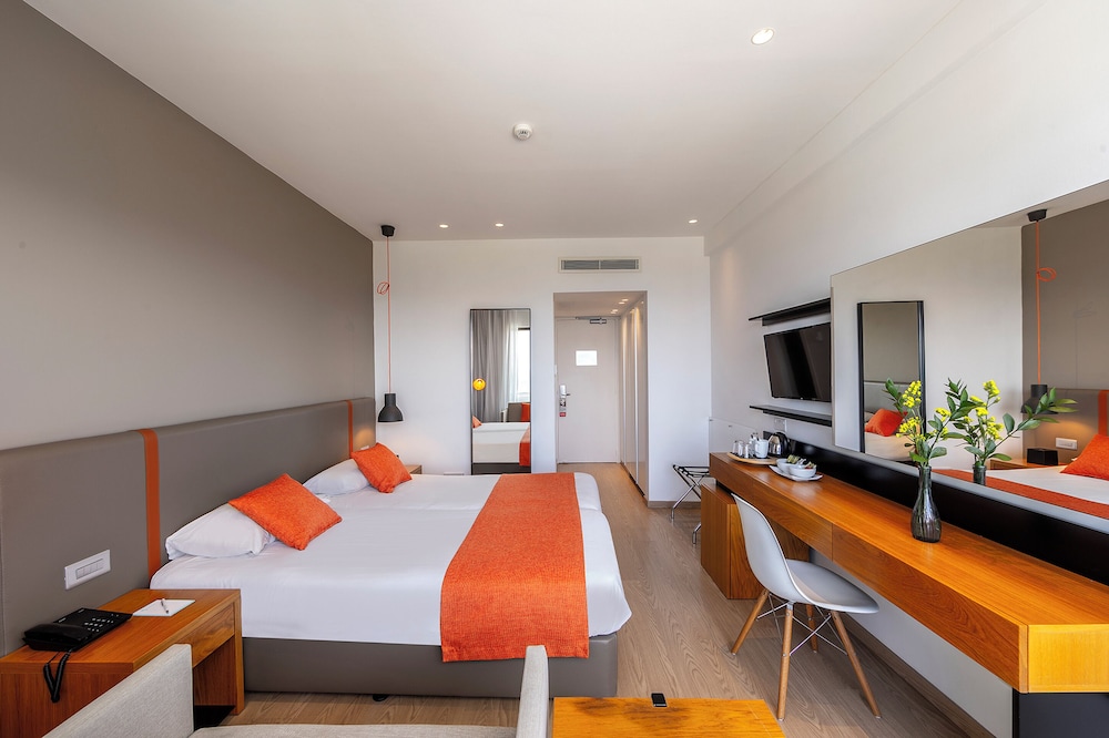 Superior, Double Bed, Partial Sea View, Sofa