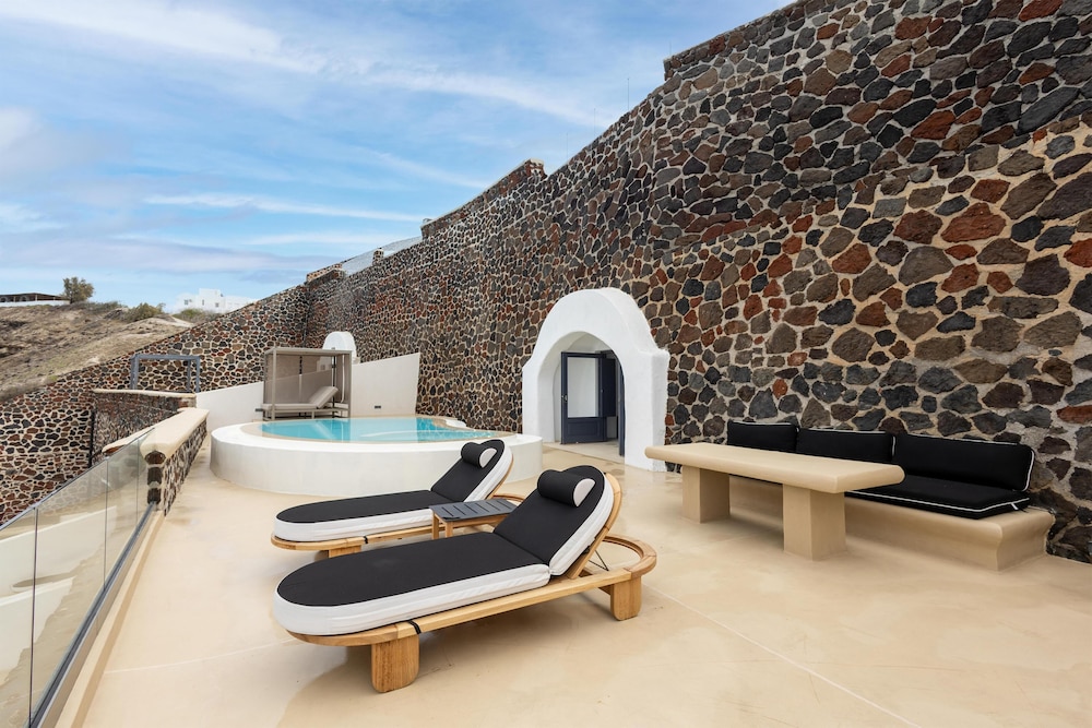 Grand Ambassador Santorini Hotel 46/78