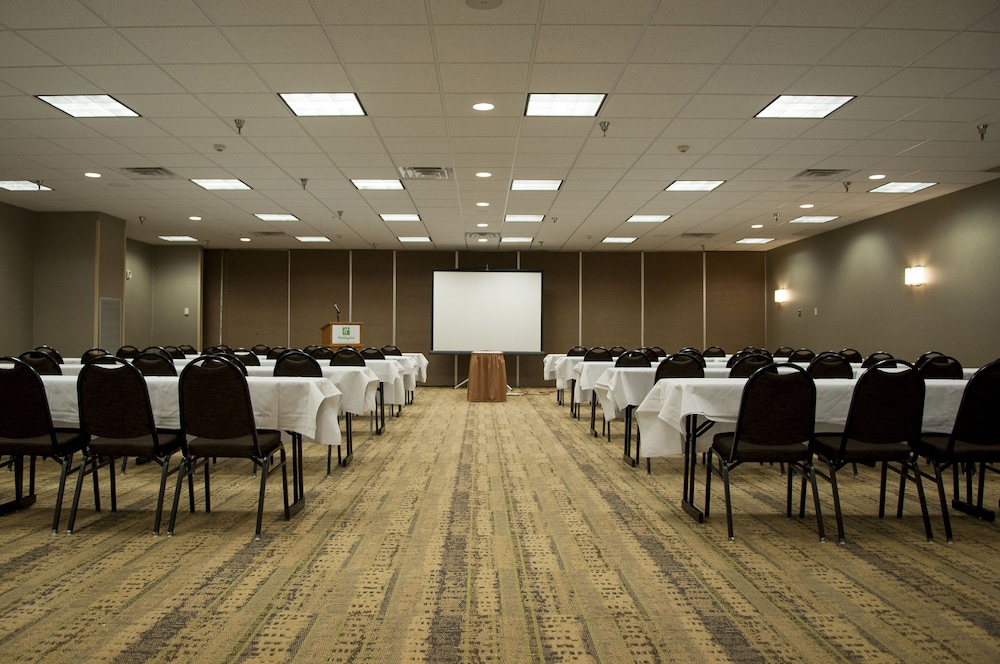 Holiday Inn Spearfish-Convention Center 42/55