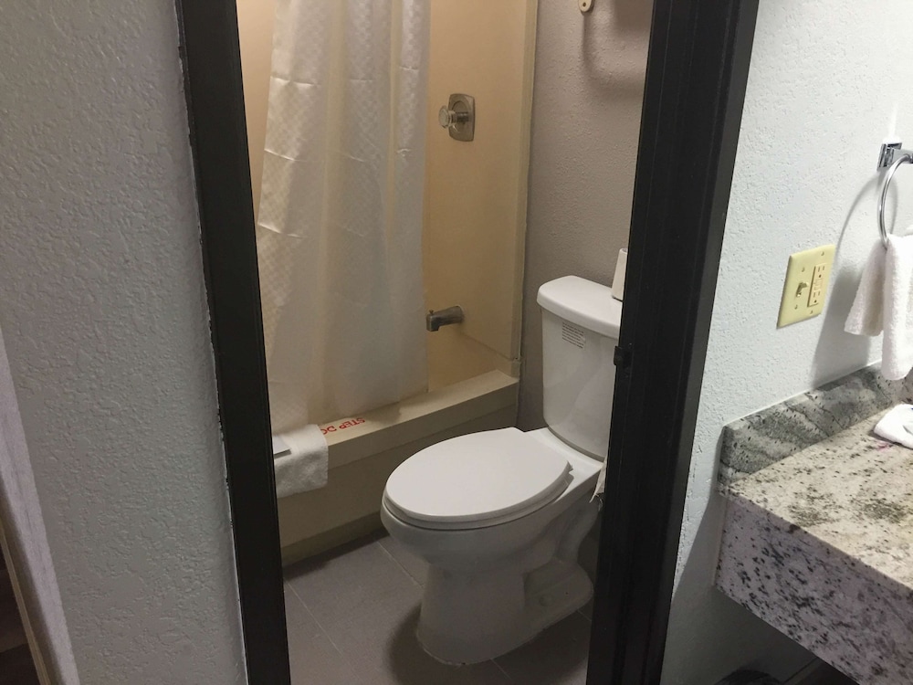 Motel6 Burnsville, MN 45/46