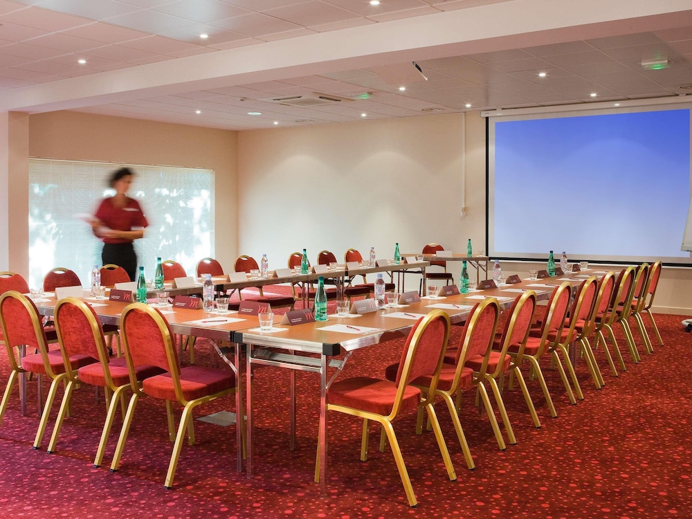 Mercure Lyon Est Villefontaine 57/64