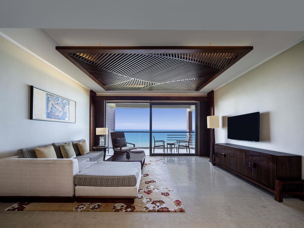 جناح ديلوكس بسرير كينج بإطلالة على البحر بغرفة نوم واحدة بمطبخ، Pullman Oceanview Sanya Bay Resort and Spa 4/5
