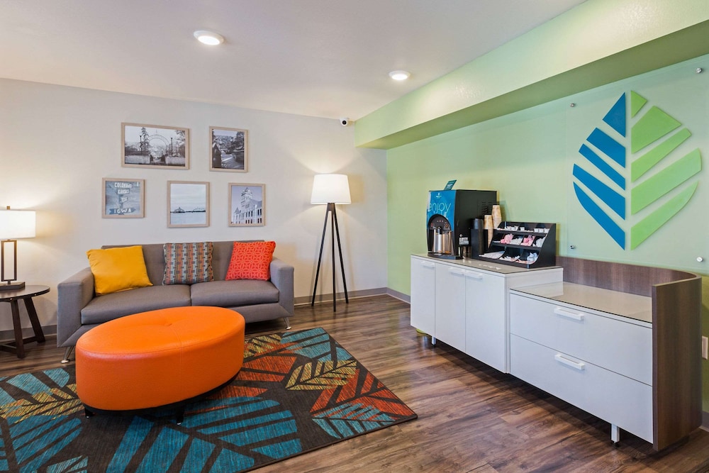 WoodSpring Suites Davenport Quad Cities 17/27