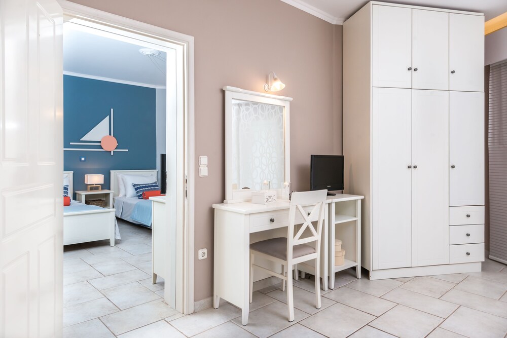 Arkadia Luxury Hotel Apartments 37/50