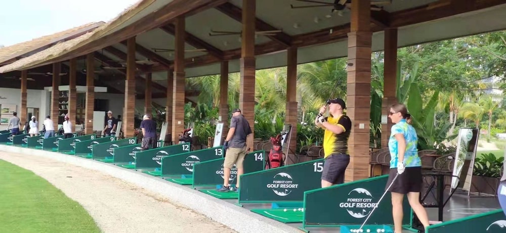 Forest City Golf Hotel 3/50