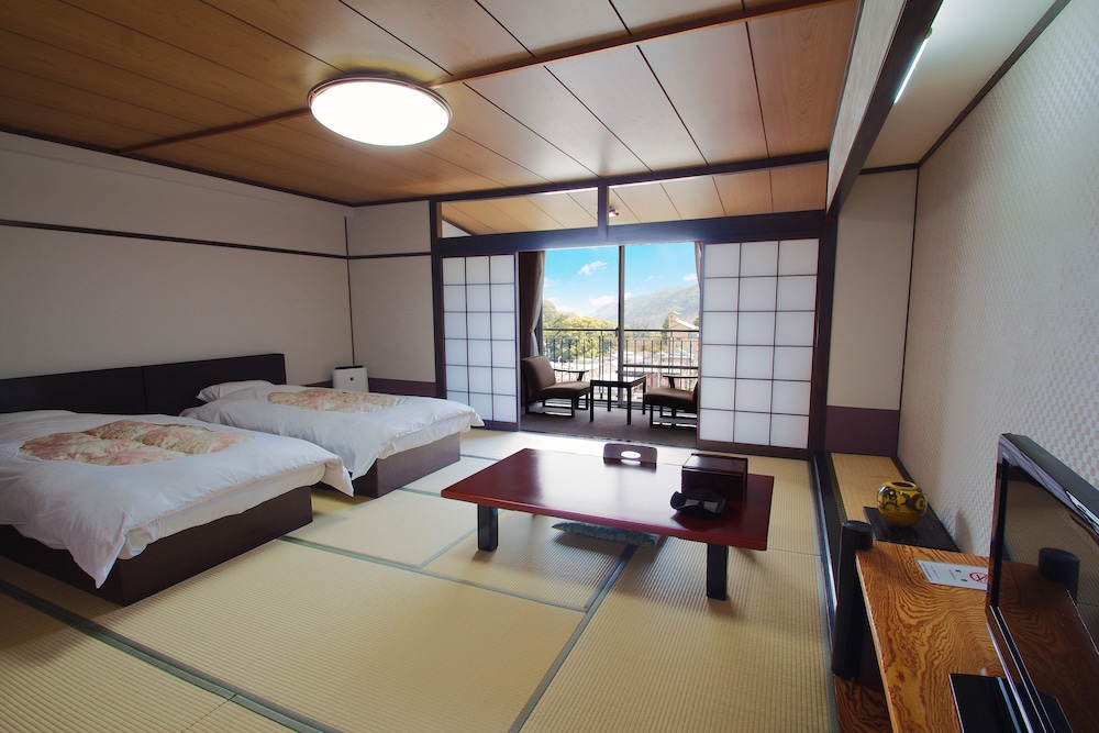 Japanese, Tower, Standard, Twin Beds
