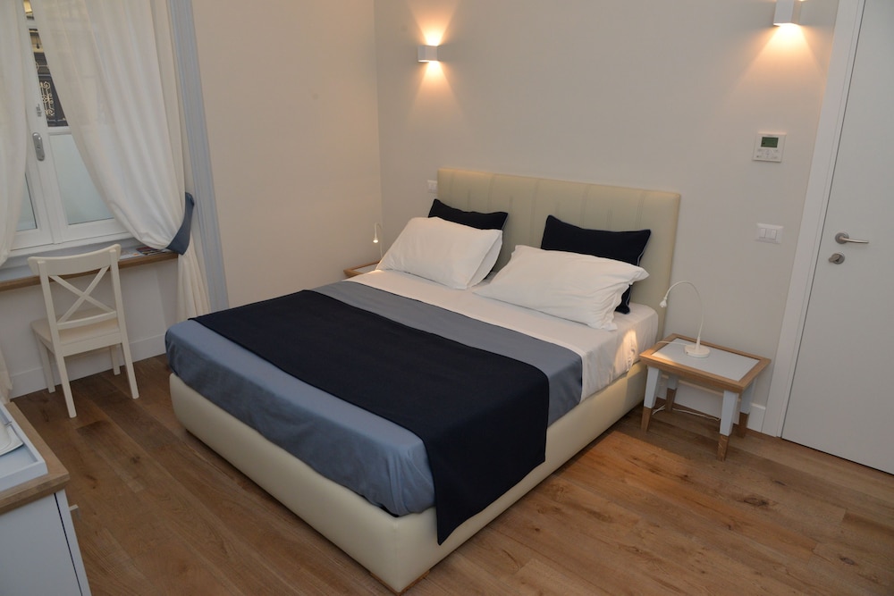 ROSE, RED, DOUBLE BED