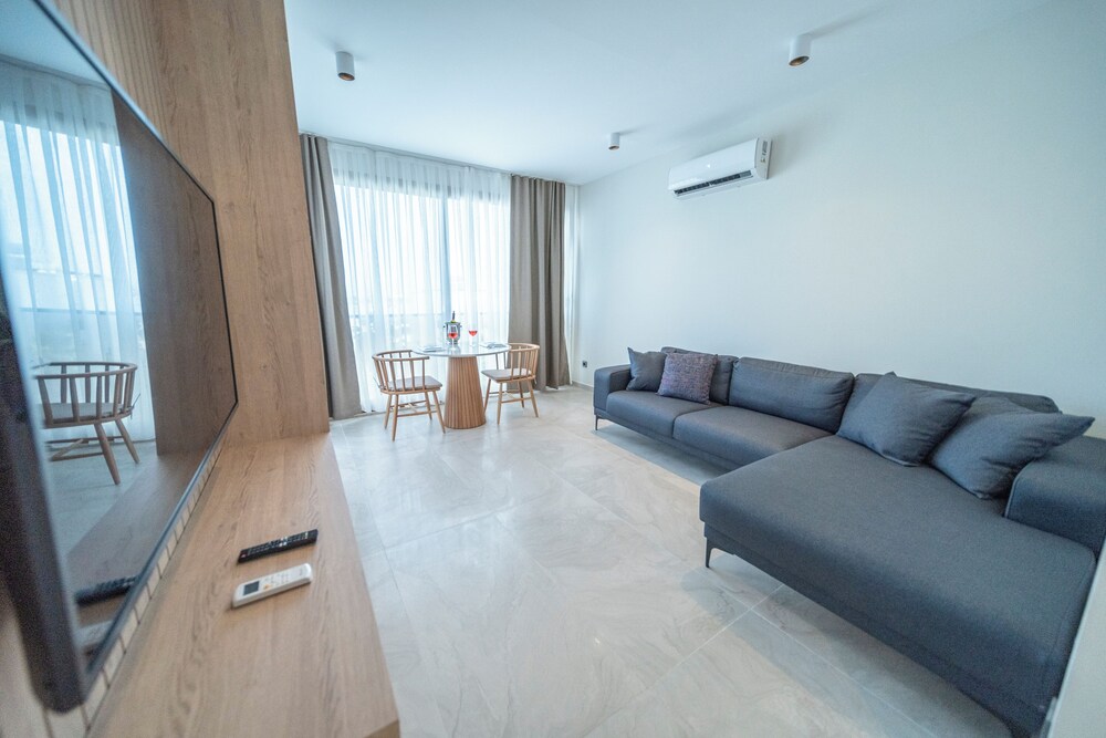 Ozukara 2 Apartments 44/65