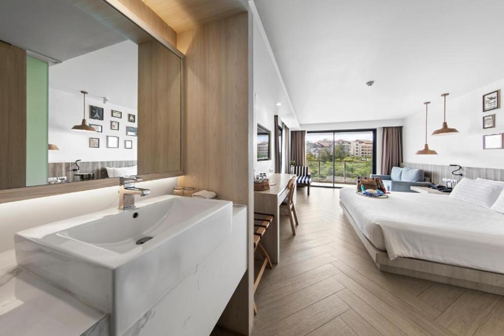 Corner Suites