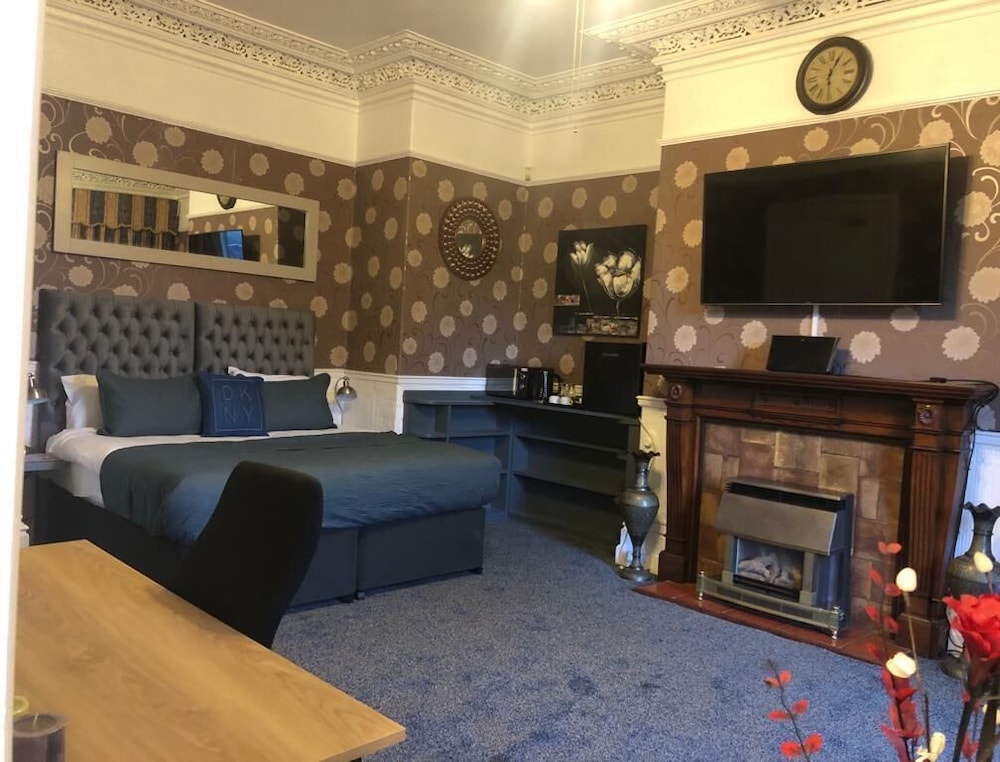 Ashfield Hotel 46/55