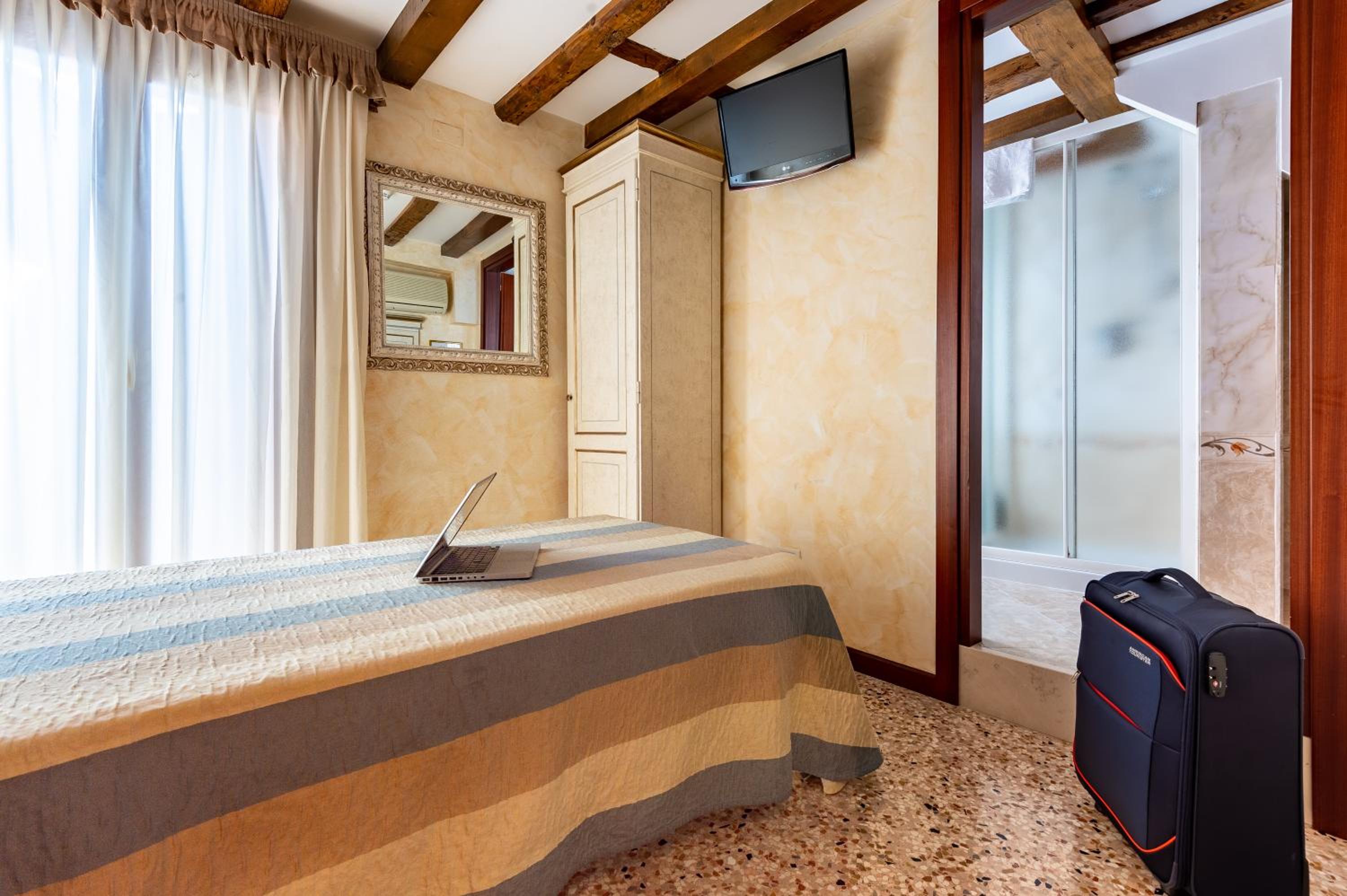 Hotel Mercurio 29/56