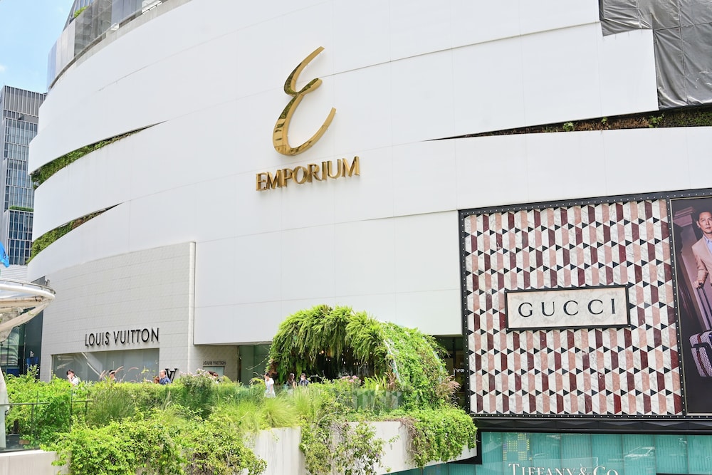 Madi Paidi Bangkok, Autograph Collection 3/49