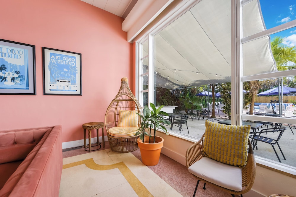 Tropics Hotel And Hostels 27/49