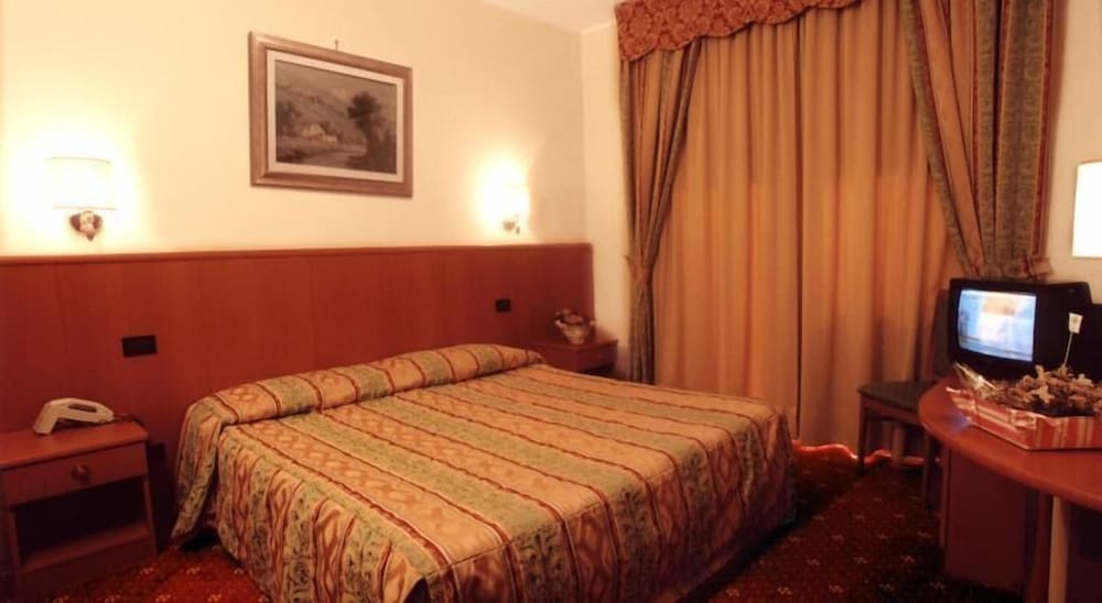 Hotel Cinzia 8/50