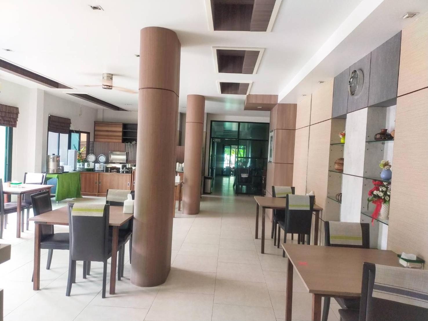 Morage Hotel 66/81