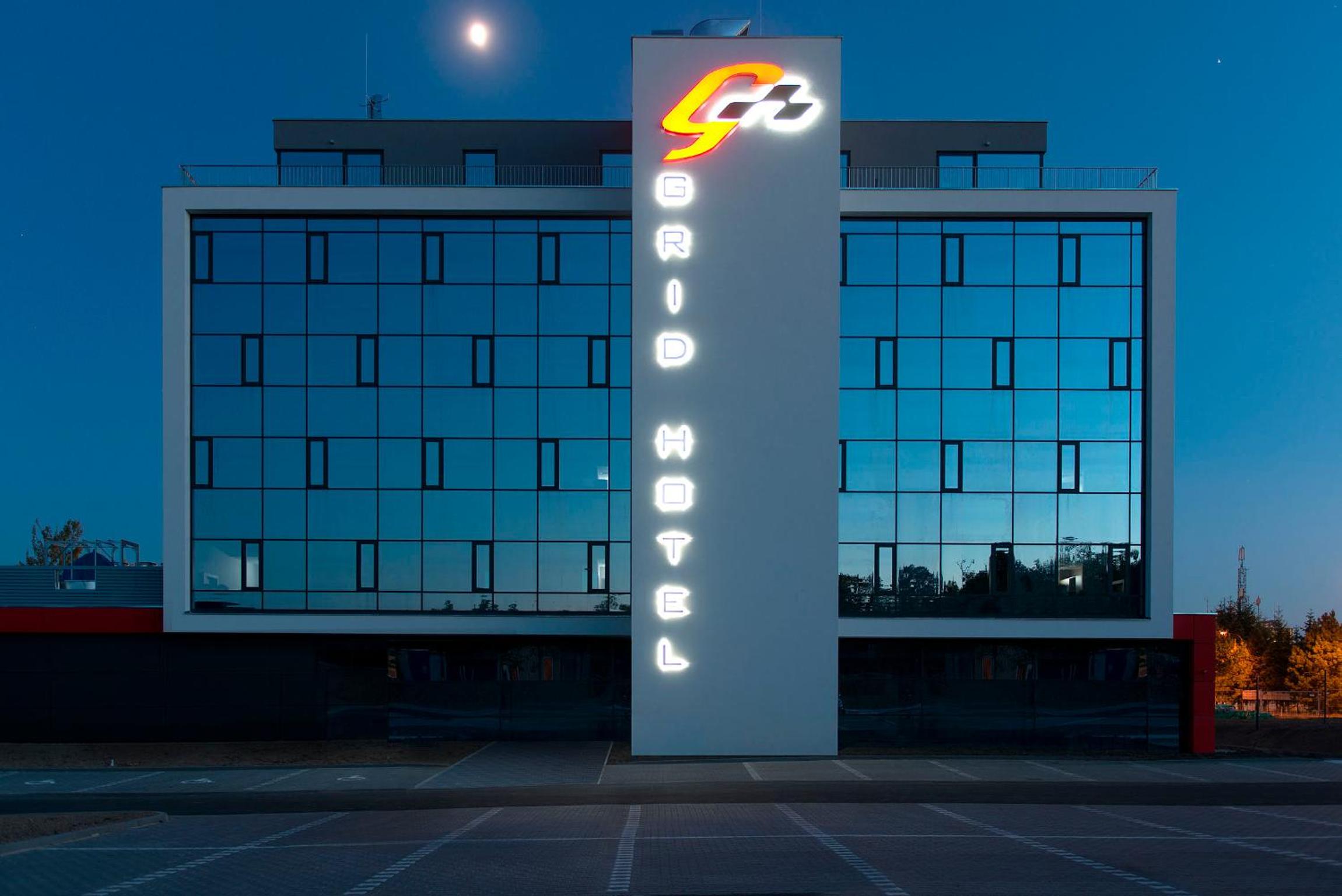Grid Hotel 6/64