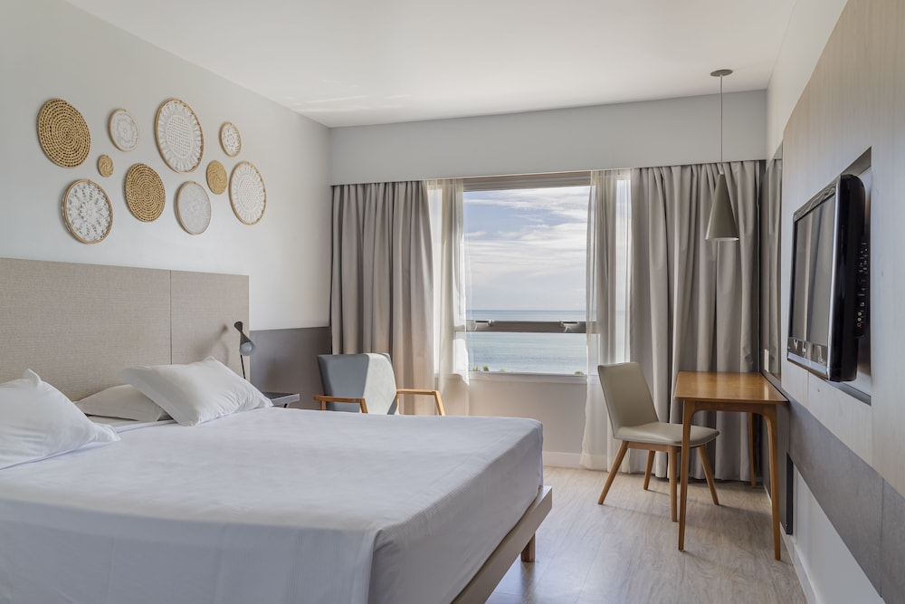 FAMILY SUITE, BEACH FRONT