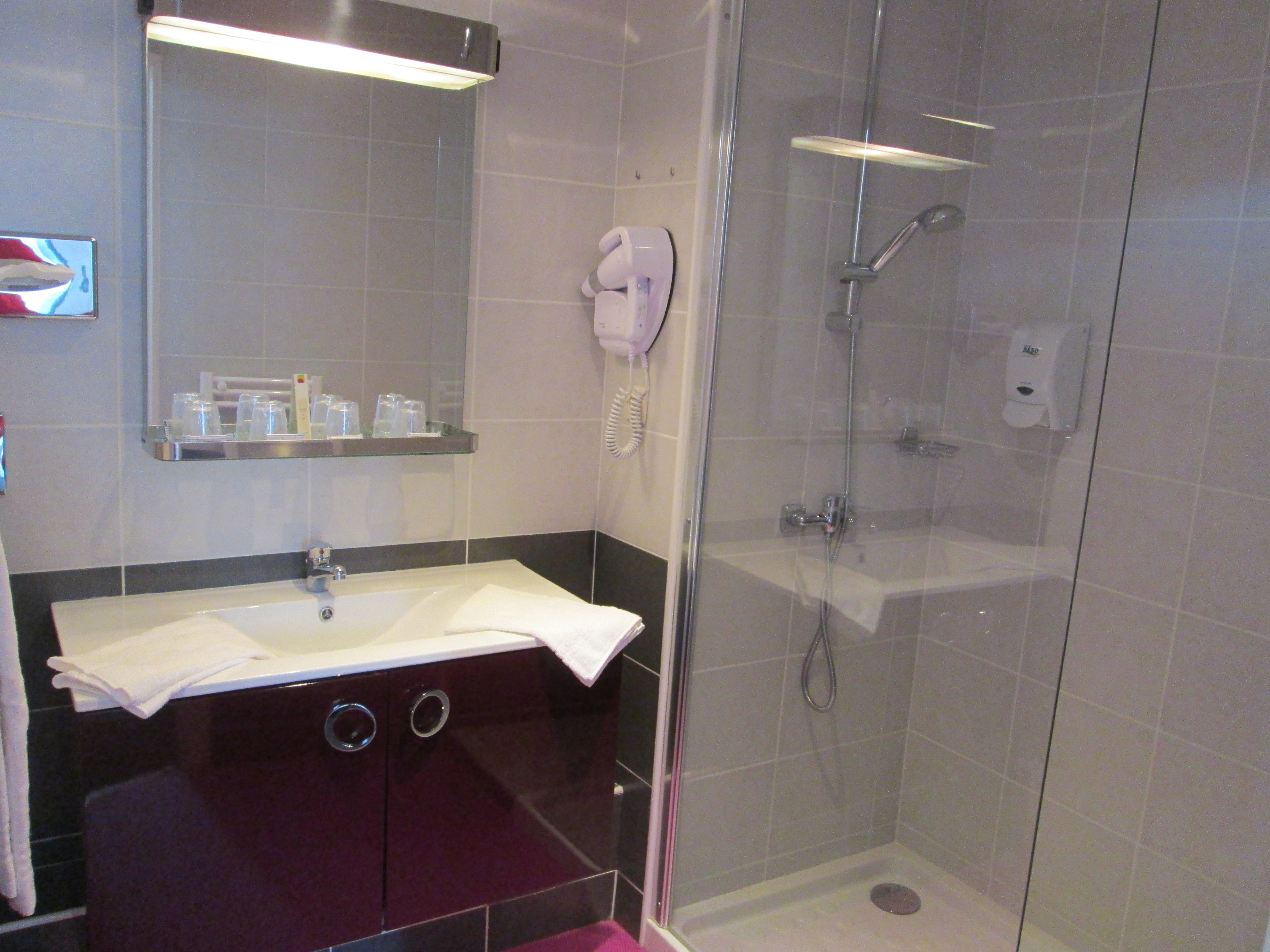 HOTEL LE CALME DES PINS SPA 42/43