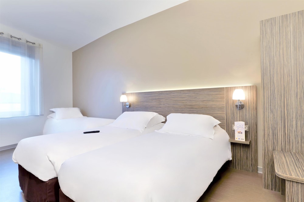 HOTEL KYRIAD SAINT CHELY D'APCHER - AIRE DE LA LOZERE 11/42