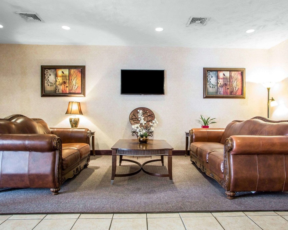 Quality Inn Merrillville 18/35