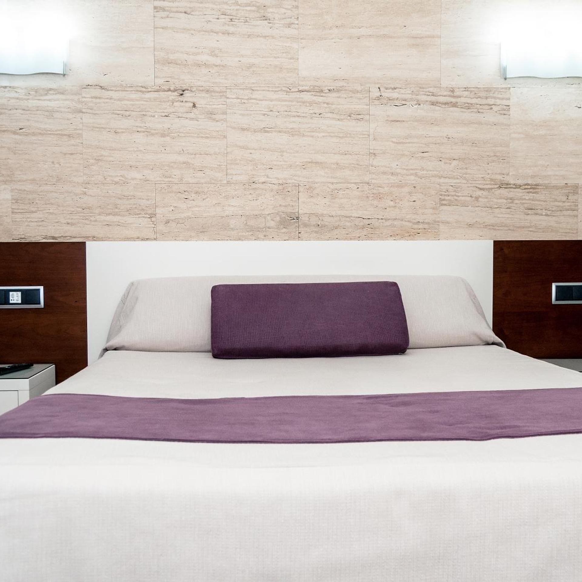 Escuderos Hotel Cruz 45/58