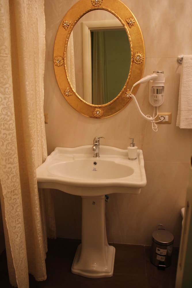 Stazione Napoli Guesthousemariafrancesca 35/36