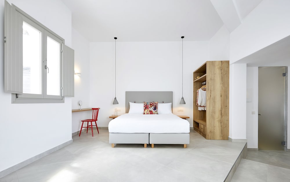 APERANTO SUITES 18/70