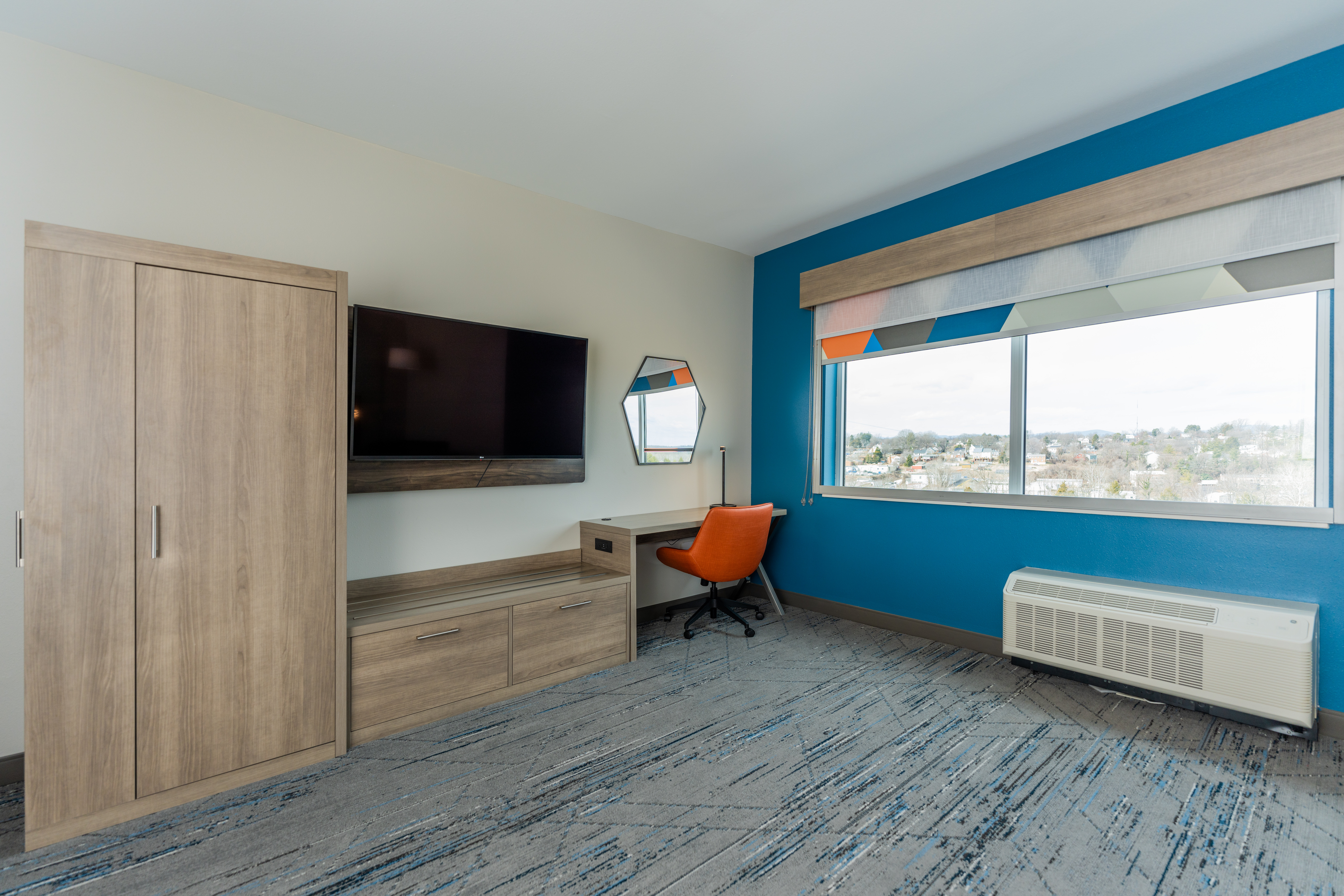 Holiday Inn Express & Suites Charlottesville - Monticello 47/65