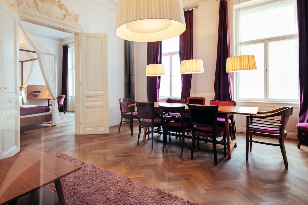 Hollmann Beletage Design and Boutique 56/62