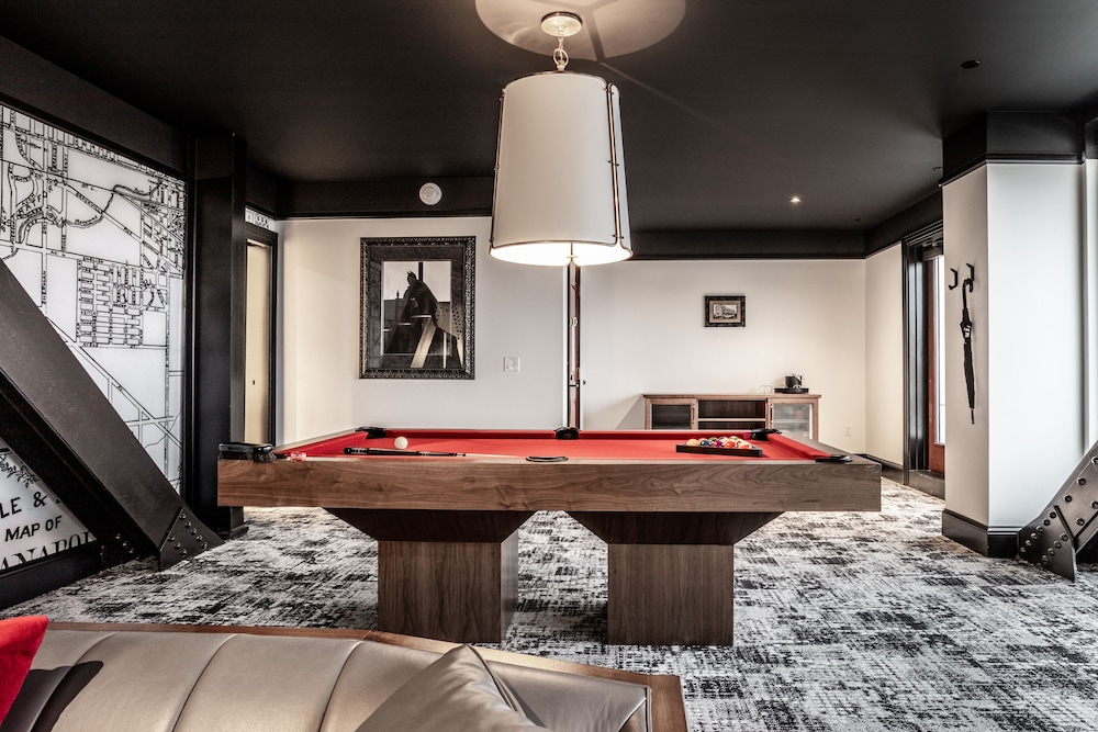 Bottleworks Hotel 13/70