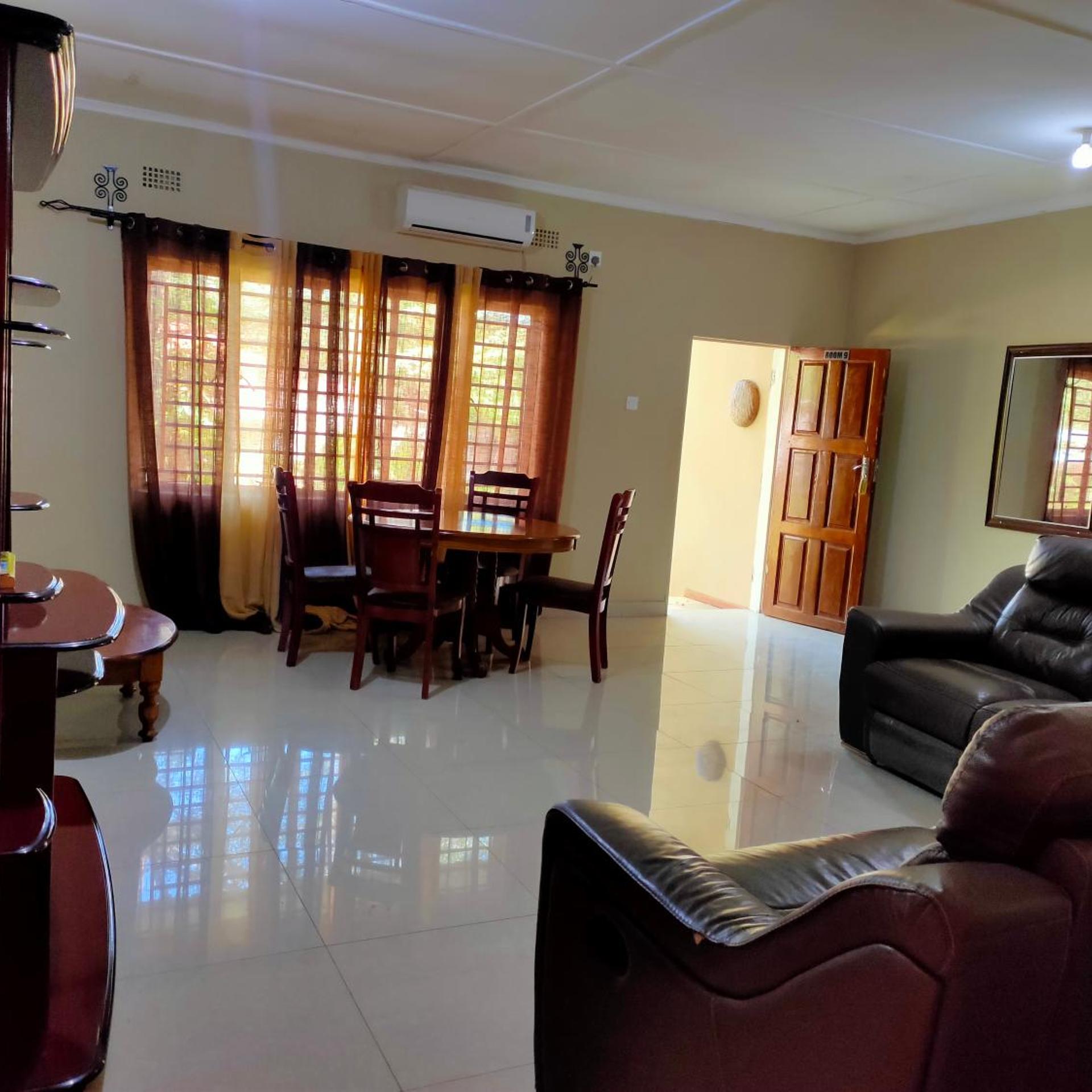 Golden Days Executive Lodge 28/50