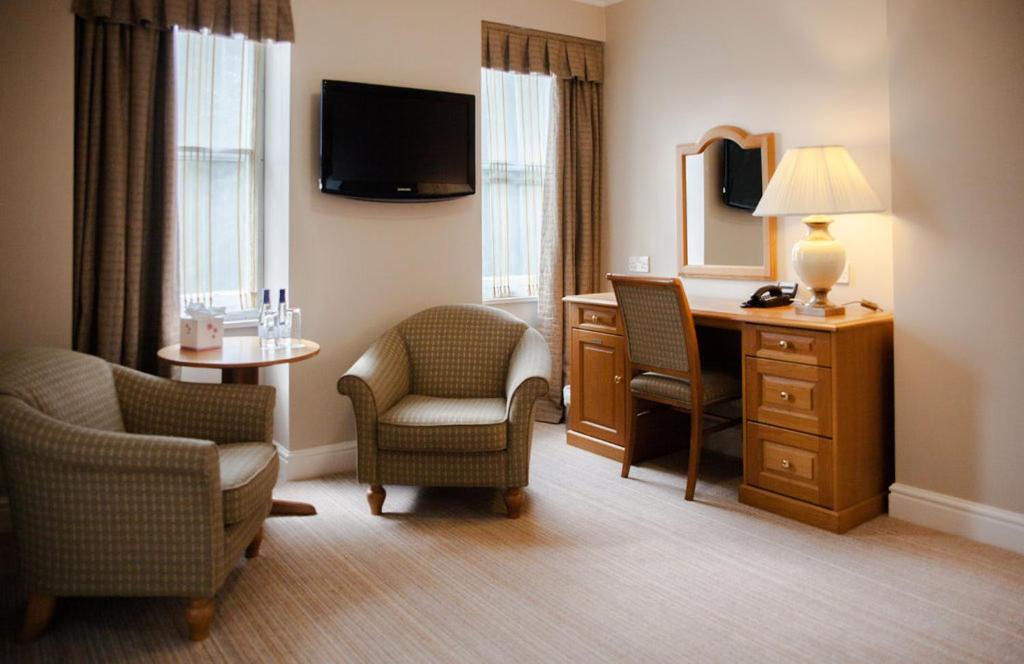 Trout Hotel 28/49