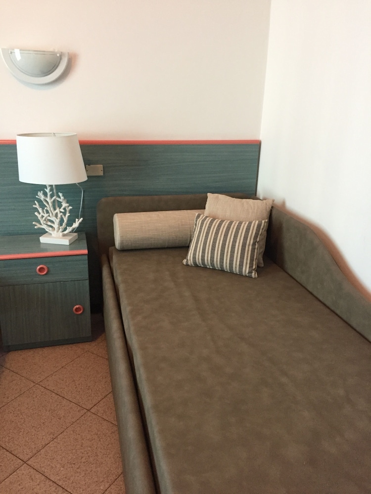 Hotel Storione 34/48