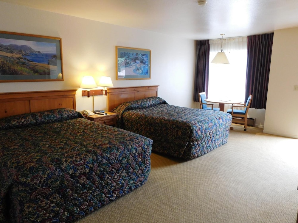 Pacific Gardens Inn 40/64