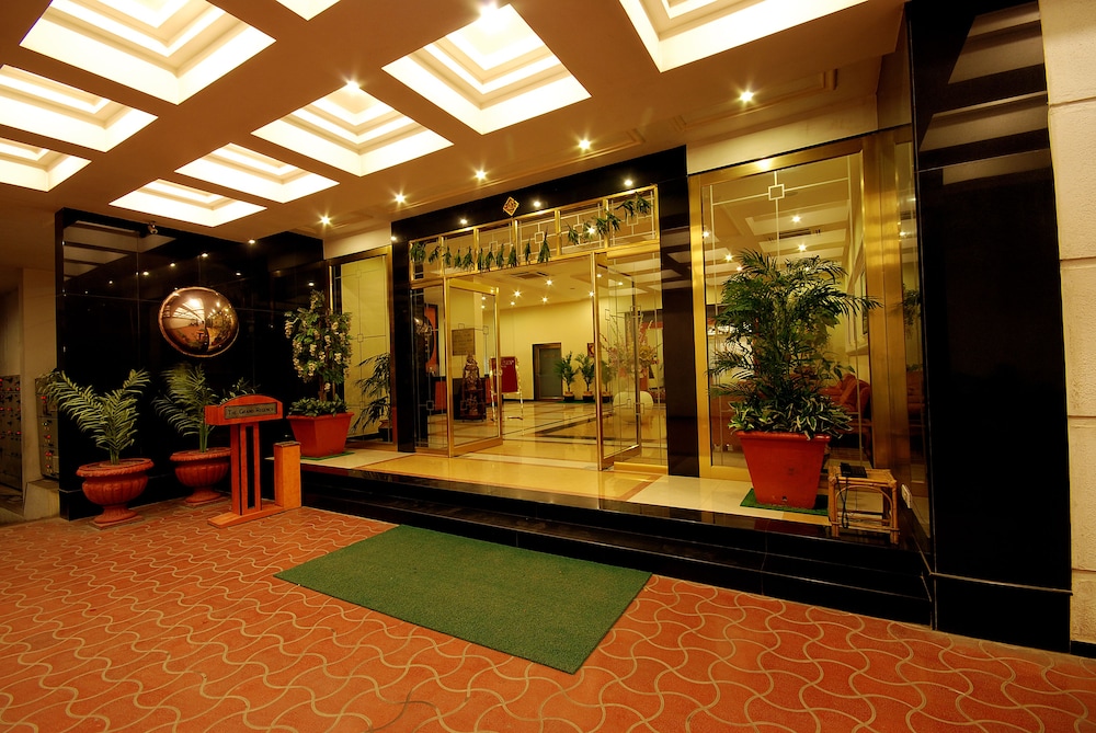 The Grand Regency 24/29