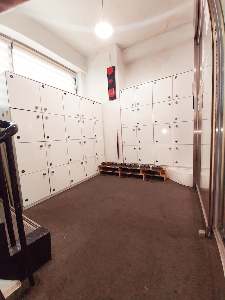 Blueboat Hostel Myeongdong 24/40