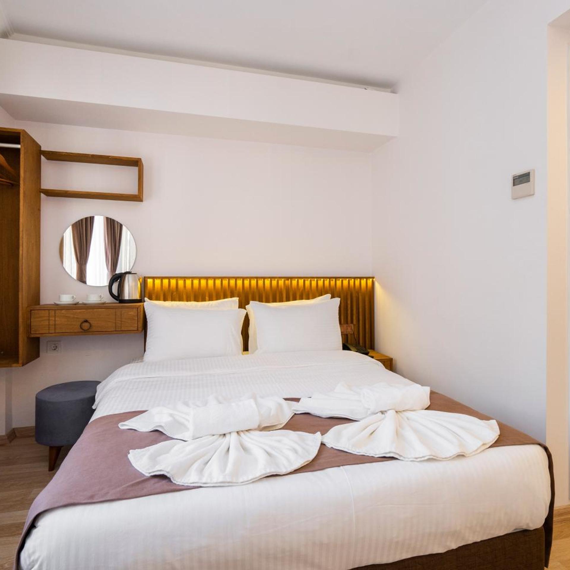 غرفة ديلوكس ثلاثية، Castillo Rojo Hotel Istanbul 4/10