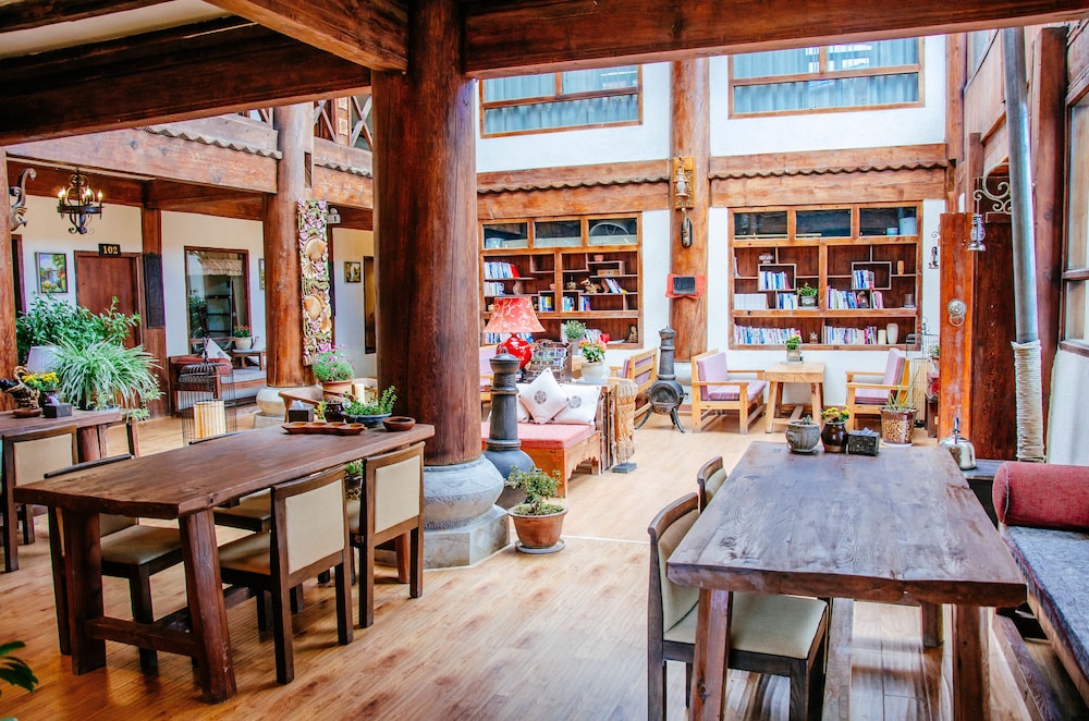 E-Outfitting Boutique Hotel Shangri-La 54/66