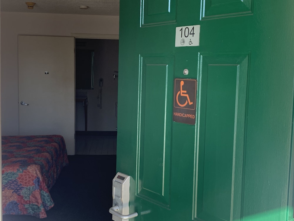Garden Inn & Suites 26/53